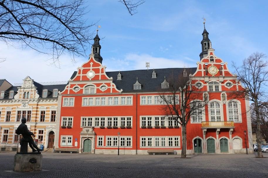 Rathaus und Junger Bach