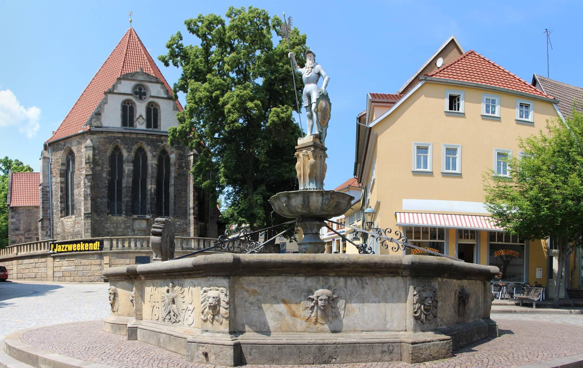 Der Hopfenbrunnen und die Bachkirche