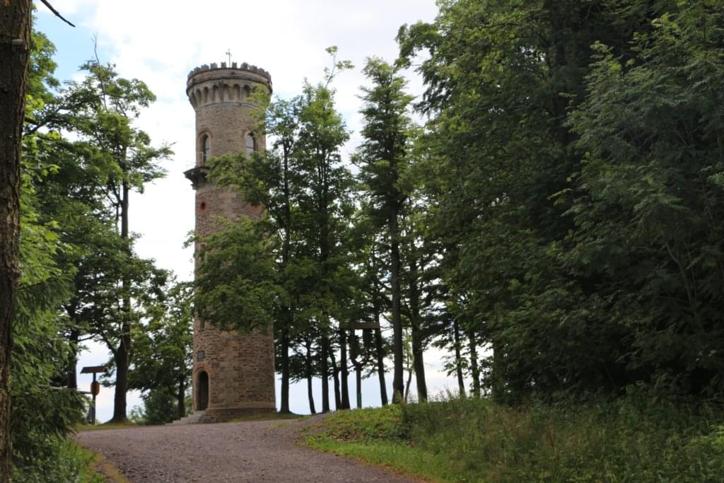 Der Aussichtsturm auf dem Kickelhahn.